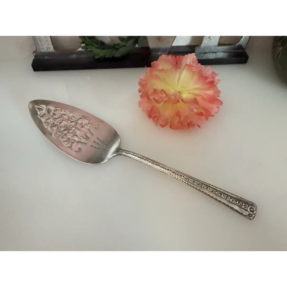 Vintage Wm Rogers & Son International Blossom 9